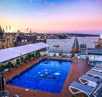 Holiday Inn Old Sydney - Getaway Accommodation