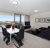 The Junction Palais - Modern and Spacious 2BR Bondi Junction Apartment Close to Everything - Getaway Accommodation