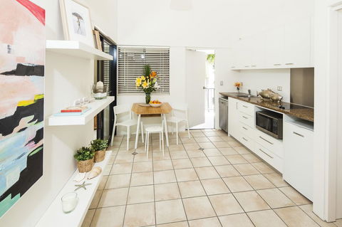 Julians Apartments - Getaway Accommodation 14