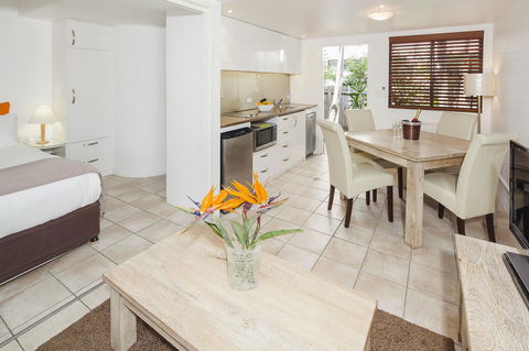 Julians Apartments - Getaway Accommodation 18