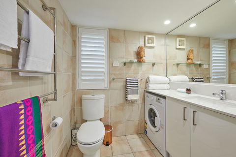 Julians Apartments - Getaway Accommodation 9