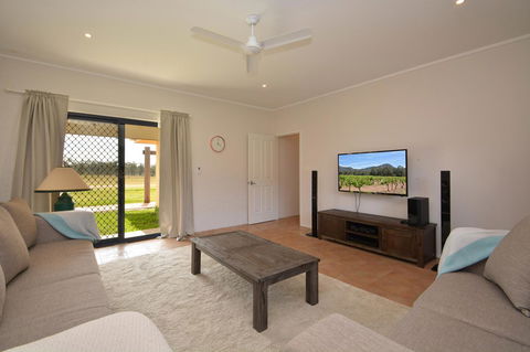 JE Guesthouse, Central To All The Hunter Valley Has To Offer - Getaway Accommodation 4