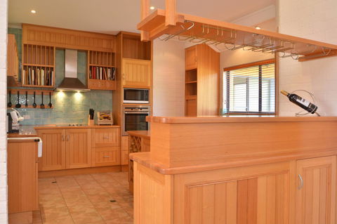 JE Guesthouse, Central To All The Hunter Valley Has To Offer - Getaway Accommodation 11