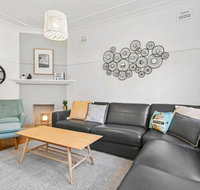 Seaspray - Manly beach apartment close to the sand - Getaway Accommodation