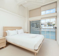 Waterfront Apartment on Sydney Harbour - Getaway Accommodation