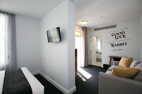 The Lucky Hotel - Getaway Accommodation 29