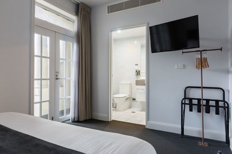 The Lucky Hotel - Getaway Accommodation 26