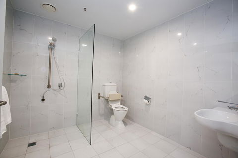 The Lucky Hotel - Getaway Accommodation 36