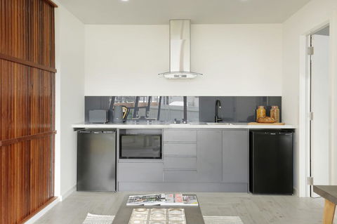 The Beach House North Wollongong - Getaway Accommodation 5