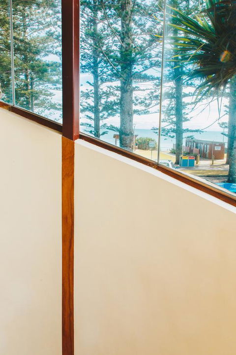 Beach Hotel Resort - Getaway Accommodation 34
