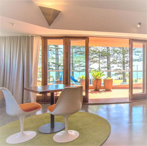 Beach Hotel Resort - Getaway Accommodation 5