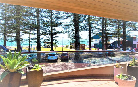 Beach Hotel Resort - Getaway Accommodation 19