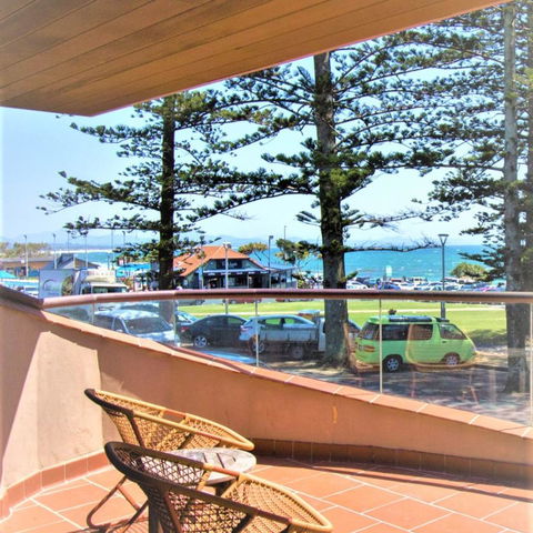 Beach Hotel Resort - Getaway Accommodation 18