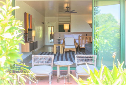 Beach Hotel Resort - Getaway Accommodation 11