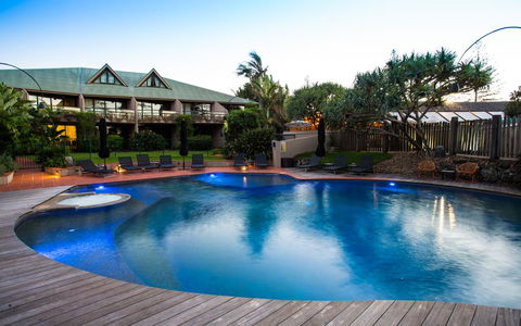 Beach Hotel Resort - Getaway Accommodation 30
