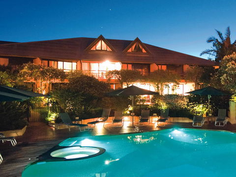 Beach Hotel Resort - Getaway Accommodation 25