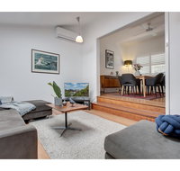 Spacious cottage with views 10 mins from the city - Getaway Accommodation