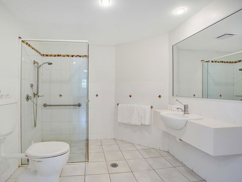 Eco Beach Resort - Getaway Accommodation 30