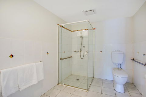 Eco Beach Resort - Getaway Accommodation 29