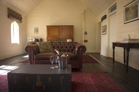 Hillview Heritage Hotel - Getaway Accommodation 29