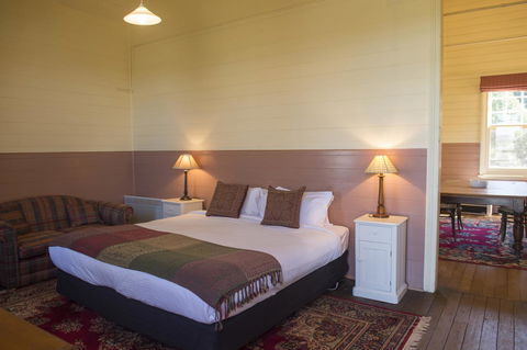 Hillview Heritage Hotel - Getaway Accommodation 43