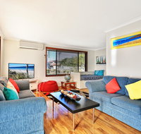 Sandy Toes Beach House Jervis Bay - 2min to Beach - Getaway Accommodation