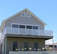 Red Waratah - Getaway Accommodation