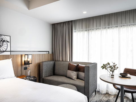 Mercure Sydney Rouse Hill - Getaway Accommodation 13