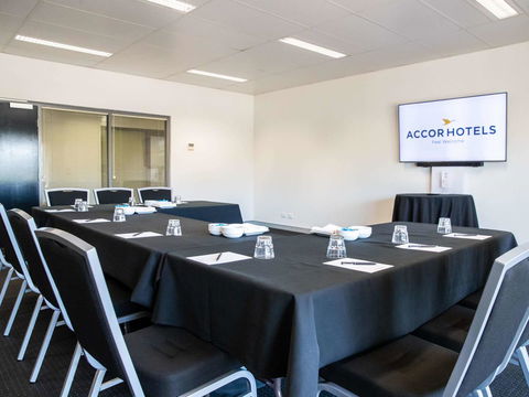 Novotel Darwin Airport - Getaway Accommodation 35