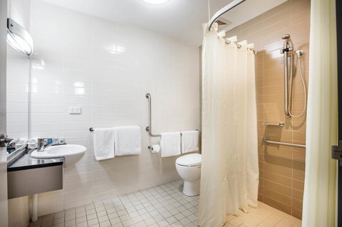 Novotel Darwin Airport - Getaway Accommodation 31