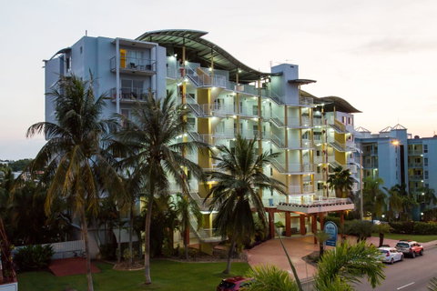 Cullen Bay Resorts - Getaway Accommodation 11