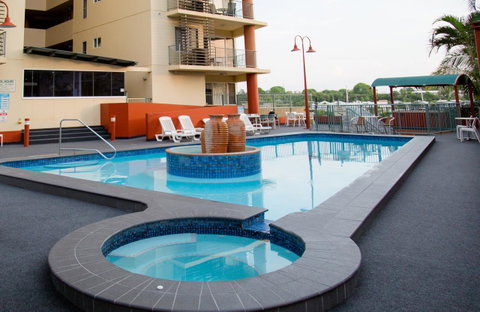 Cullen Bay Resorts - Getaway Accommodation 3