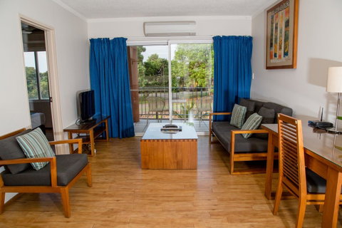 Cullen Bay Resorts - Getaway Accommodation 4