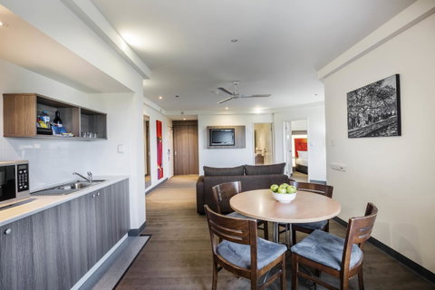 Novotel Darwin CBD - Getaway Accommodation 7