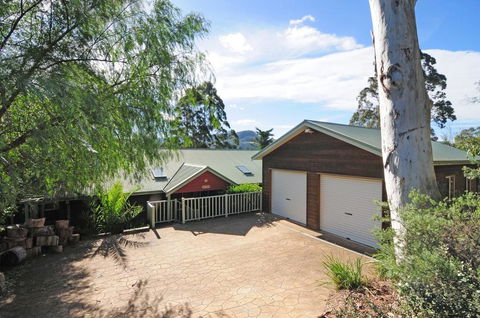 Bonnie Doon - Family Friendly Home! - Getaway Accommodation 0