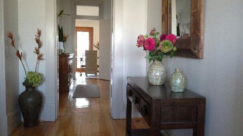 Book Keepers Cottage - Getaway Accommodation 0
