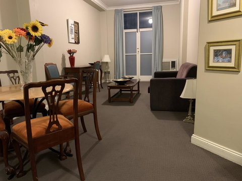 Boutique Apartment In The Heart Of Adelaide CBD - Getaway Accommodation 1