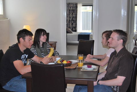Brayfield Cottage - Getaway Accommodation 3