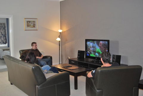 Brayfield Cottage - Getaway Accommodation 2