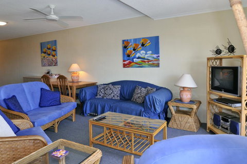 Bright & Comfortable In Quiet Location - Getaway Accommodation 1
