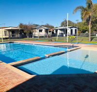 Broadwater Beach Cottage with WiFi - Getaway Accommodation