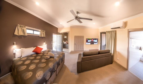 Broken Hill Outback Resort - Getaway Accommodation 0