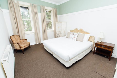Bundanoon Hotel - Getaway Accommodation 2