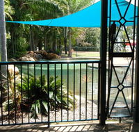 Bushland Beach Tavern - Getaway Accommodation