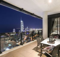 Cavill Avenue Luxury Private Apartments - Getaway Accommodation