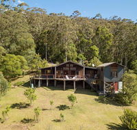 Chalet Beaumont - alluring appeal  stunning views - Getaway Accommodation