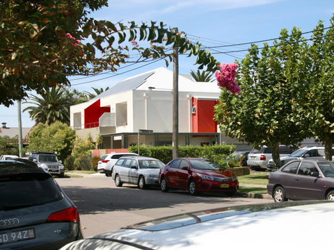 Chaucer Palms Boutique B&B - Getaway Accommodation 1