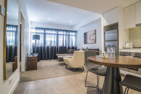 Chic & Comfy! 1 Bed Home @Silkari Suite Chdatswood - Getaway Accommodation 0