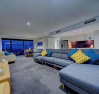Circle on Cavill 37th Floor Ocean and River Views - Getaway Accommodation