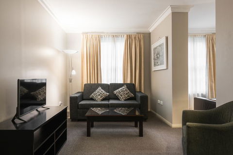 Clarendon Hotel - Getaway Accommodation 3